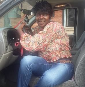Meet your Posher, Cynthia